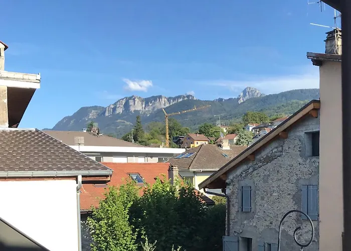 Au Pres De Tout